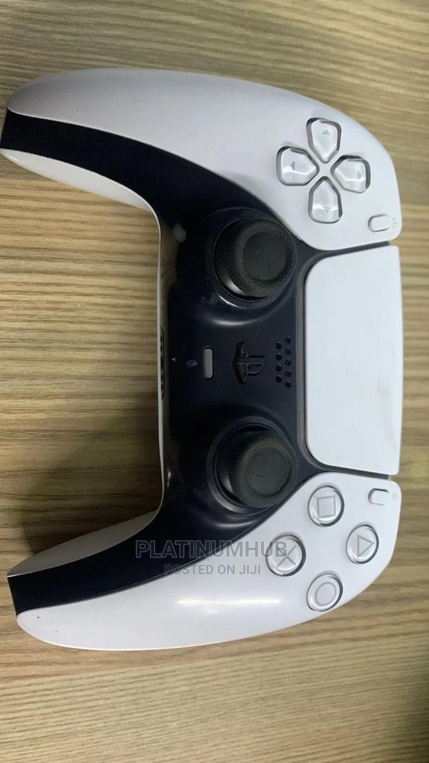 Used Playstation 5 Controller - main view