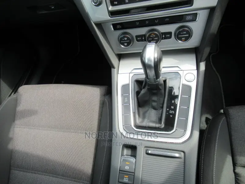 Volkswagen Passat 2016 Matt Black