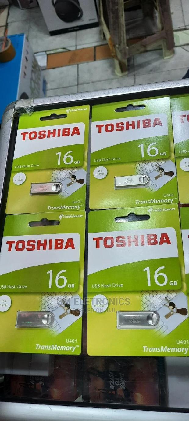 16gb Toshiba Flash Drives. - main view