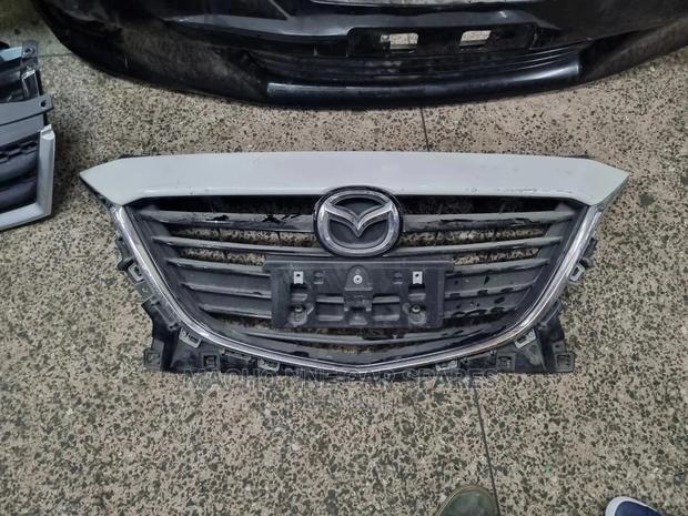 Mazda Axela 2014 Grill