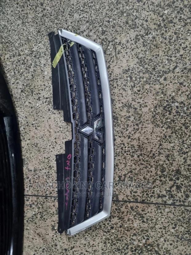 Mitsubishi Outlander 2008 Grill