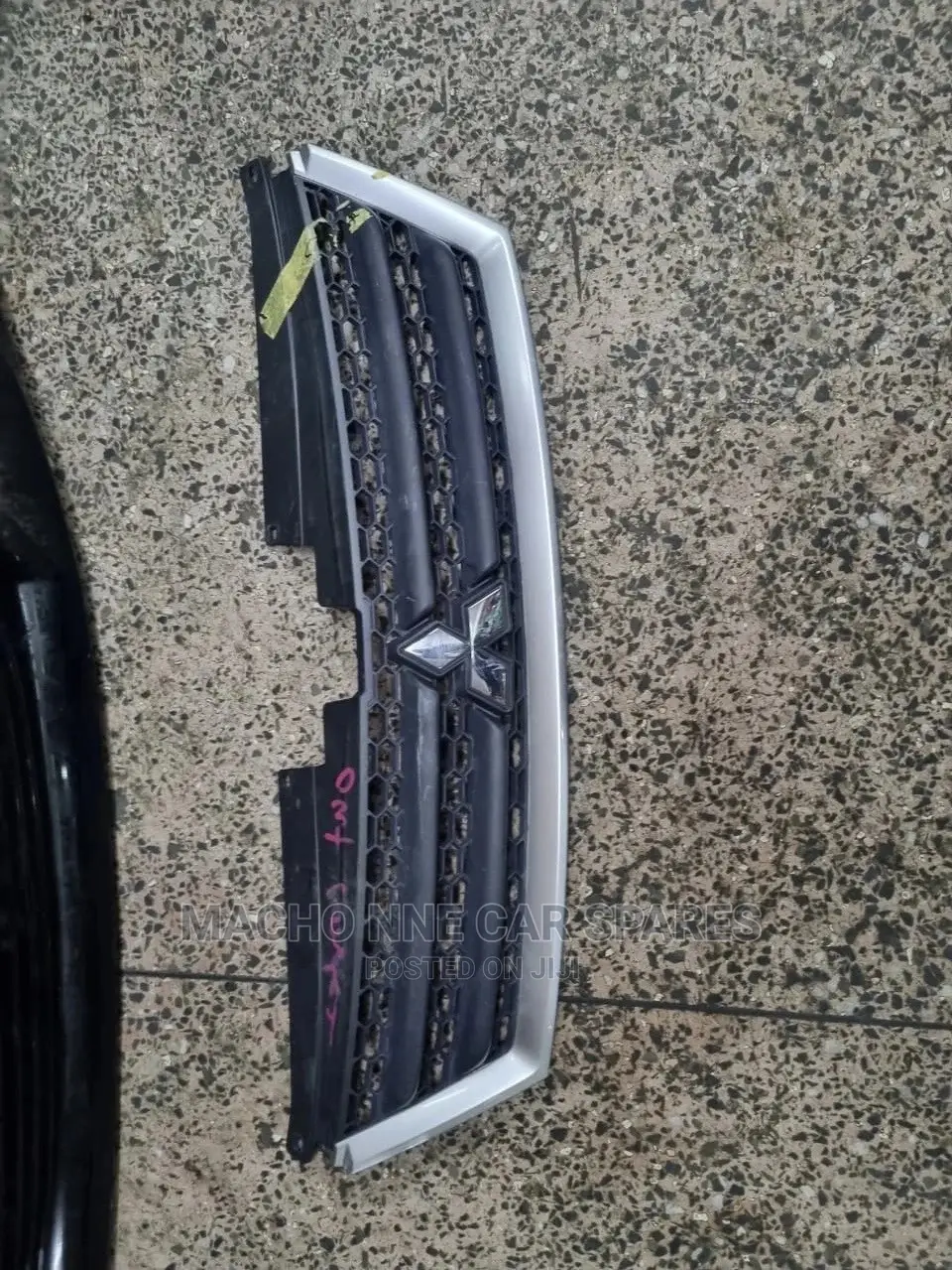 Mitsubishi Outlander 2008 Grill