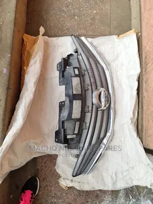 Nissan Note 2012 Grill