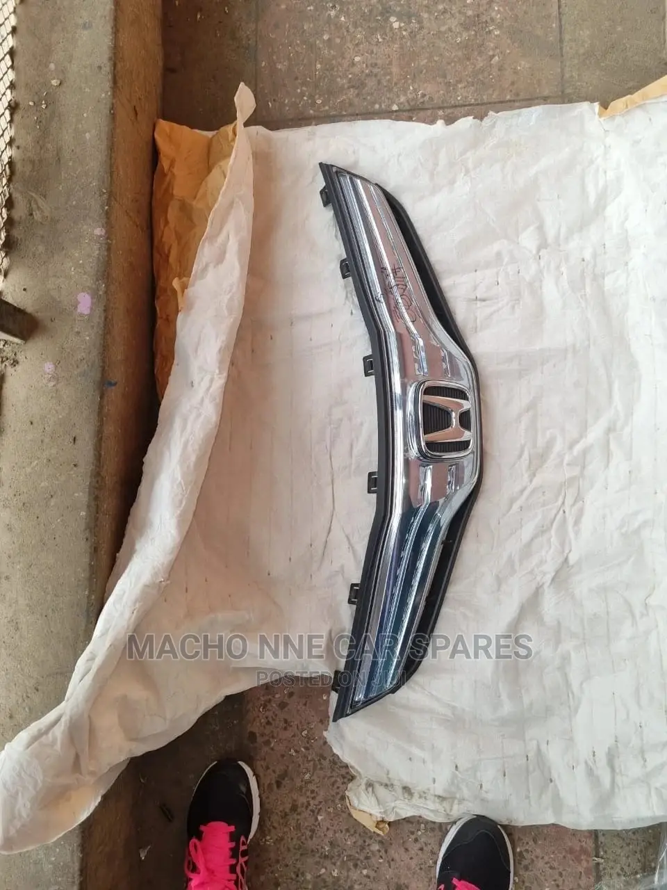 Honda Fit Hybrid 2012 Grill