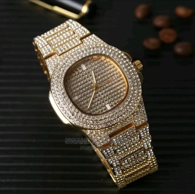 Luxury Ice Out Diamond Watch_gold - main view