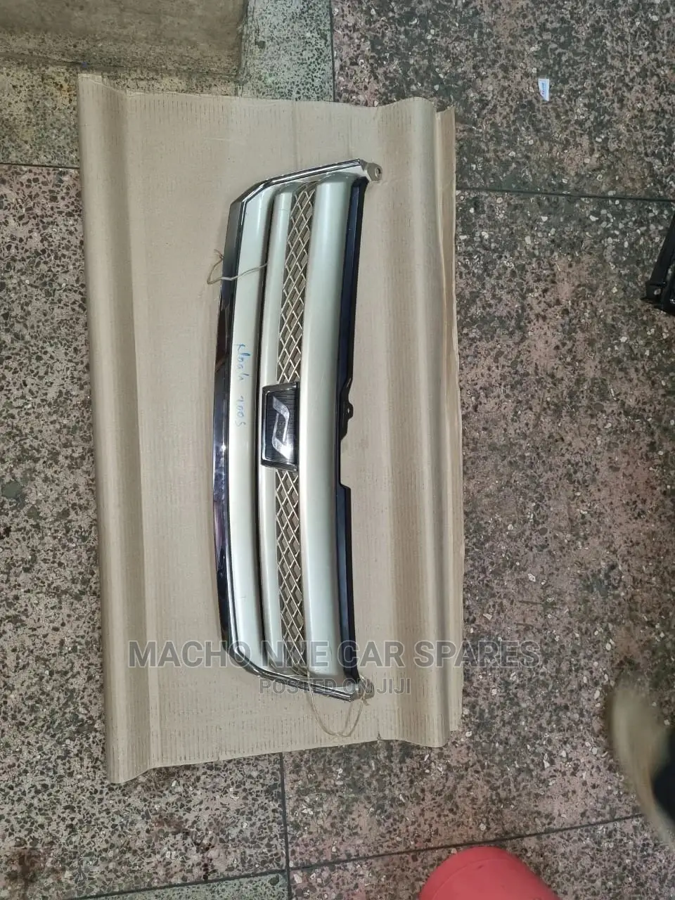 Toyota Noah 2005 Grill