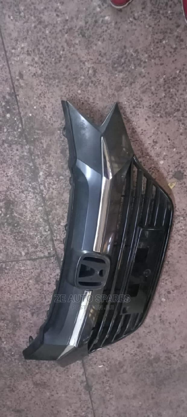 Honda Vezel Grill - main view