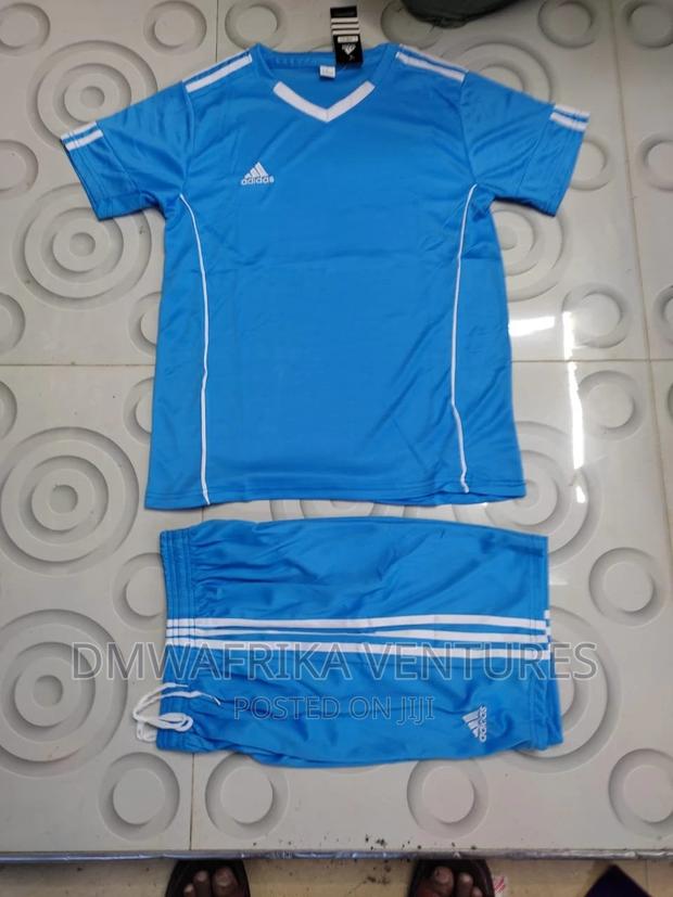 Kids Football Uniforms - thumbnail 4