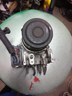 Abs Pump Toyota Harrier /Lexus