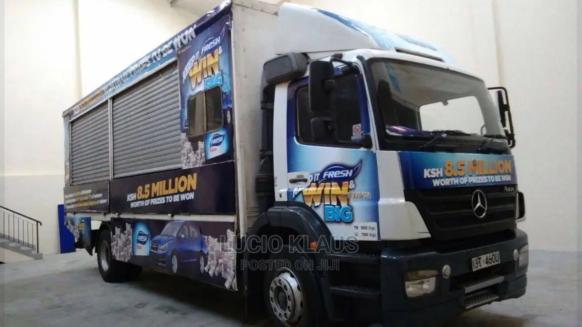 Roadshow Trucks for Hire - 30ft Truck