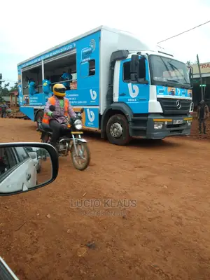 Roadshow Trucks for Hire - 30ft Truck