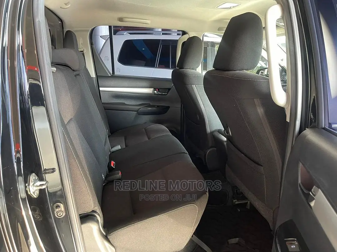 Toyota Hilux 2018 Black