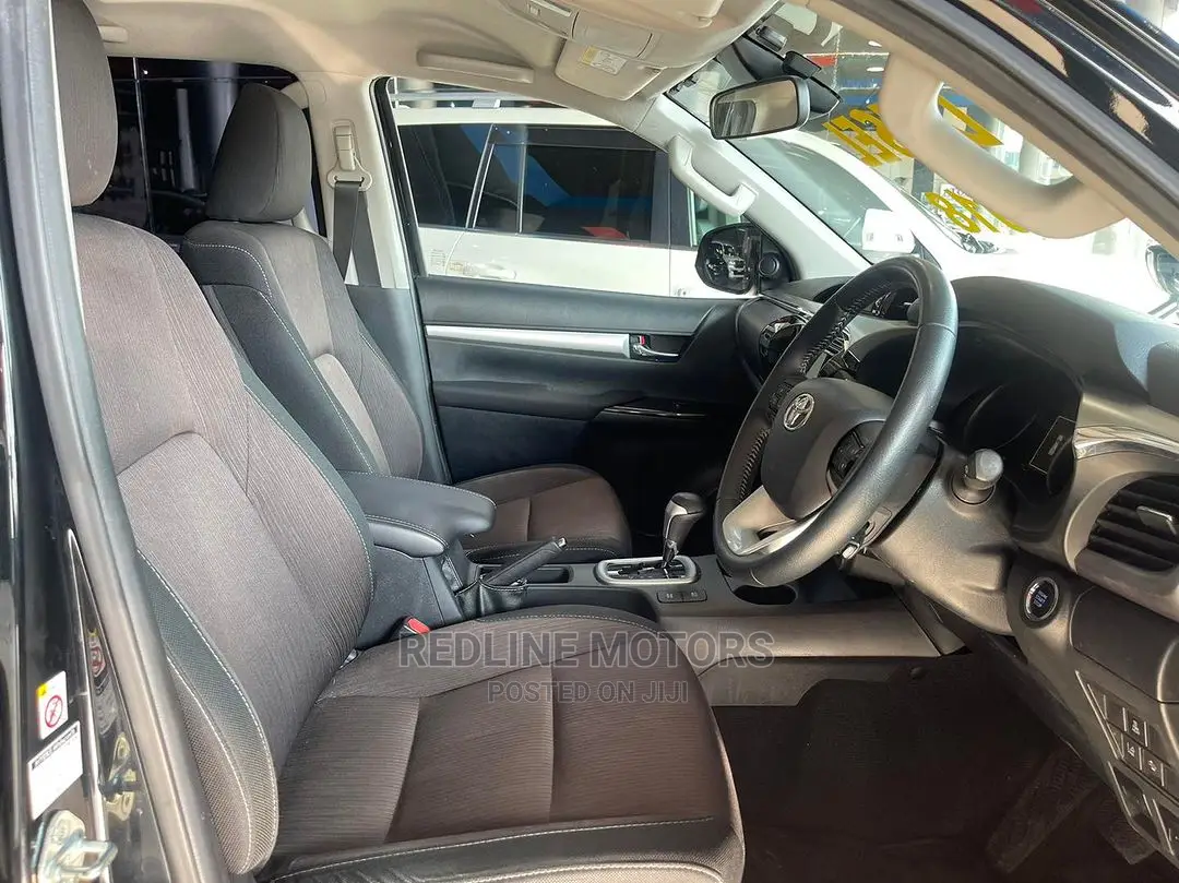 Toyota Hilux 2018 Black