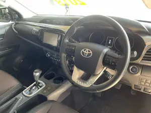 Toyota Hilux 2018 Black