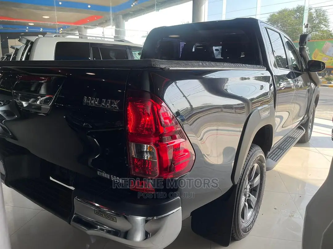 Toyota Hilux 2018 Black