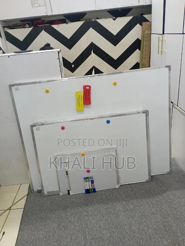 [White Board] - main view
