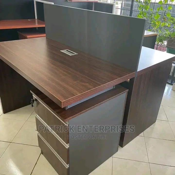 Imported Morden 2 Way Workstation