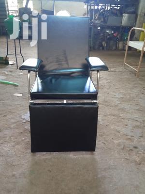 Donor Couch(Local) - thumbnail 2