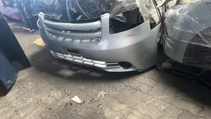 Noah Front Bumper 2008/2009 Zr70