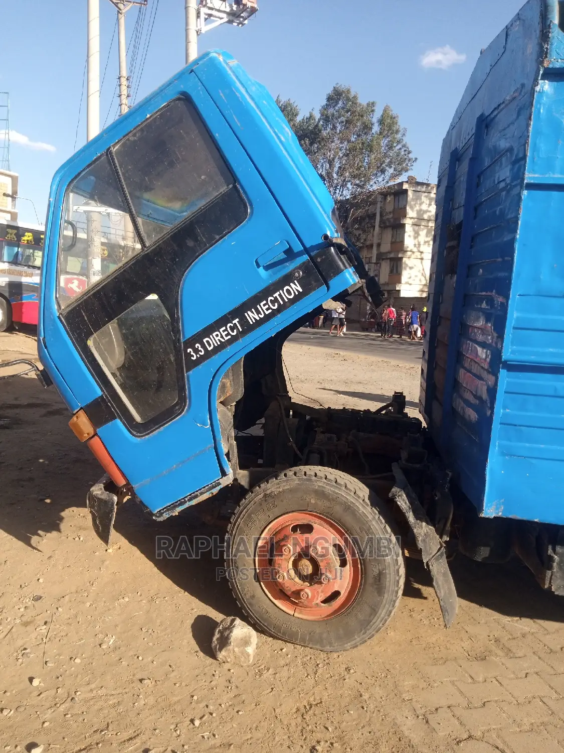 A Isuzu Elf 3.3 Canter