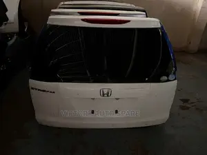 Honda Stream Boot/Tailgate