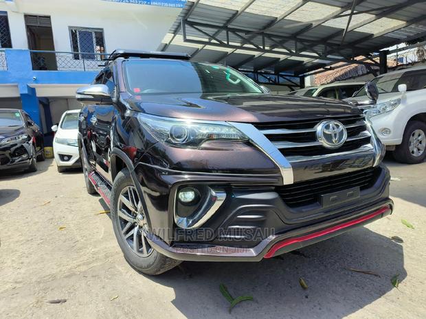 Toyota Fortuner 2016 Brown