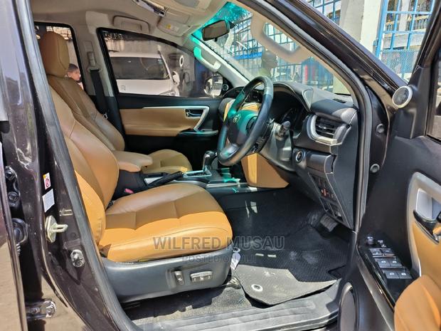Toyota Fortuner 2016 Brown - thumbnail 10