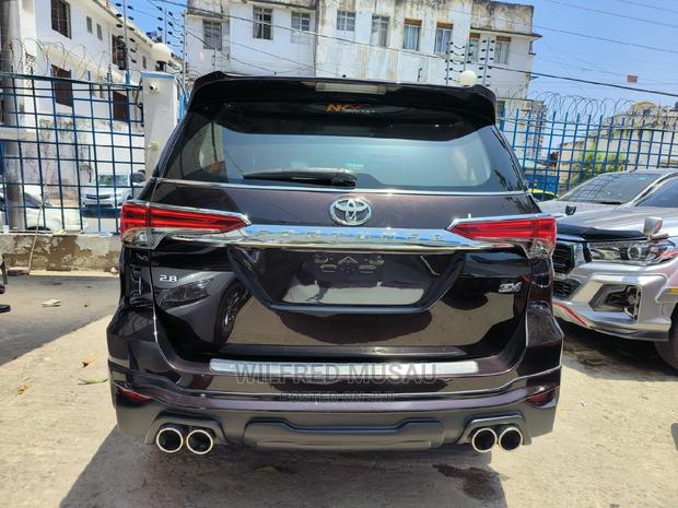 Toyota Fortuner 2016 Brown - thumbnail 15