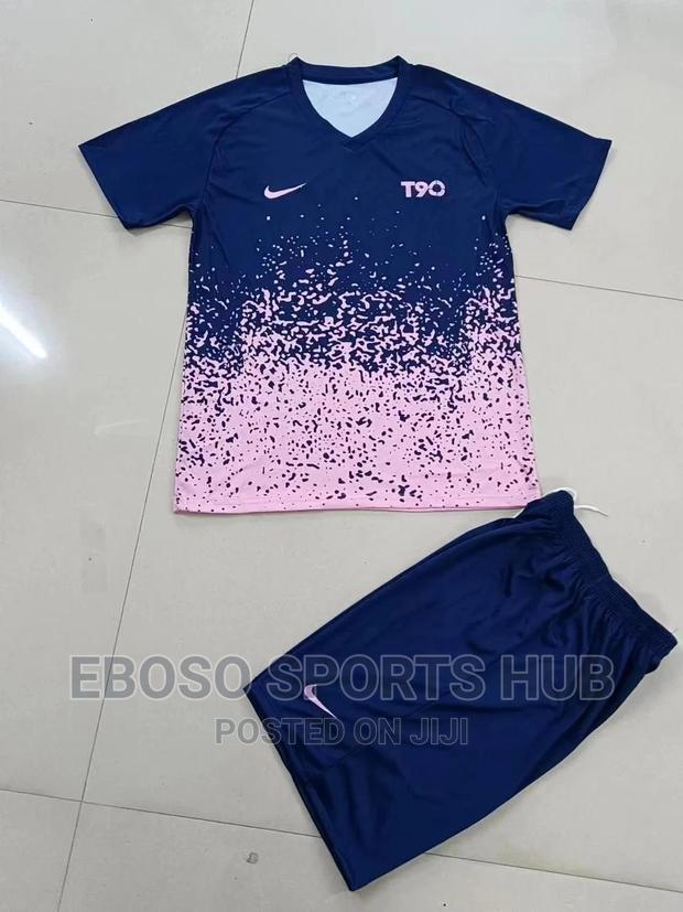 Football Kits - thumbnail 2