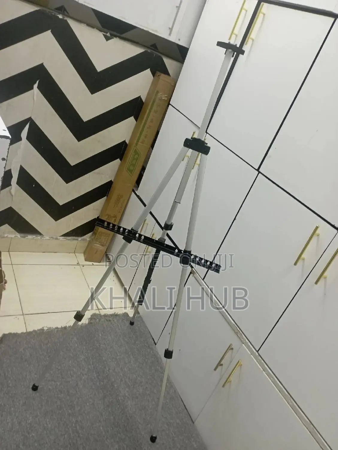 Tripod Stand for Snapper Frames.