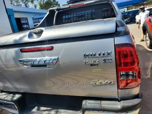Toyota Hilux 2017 Gray