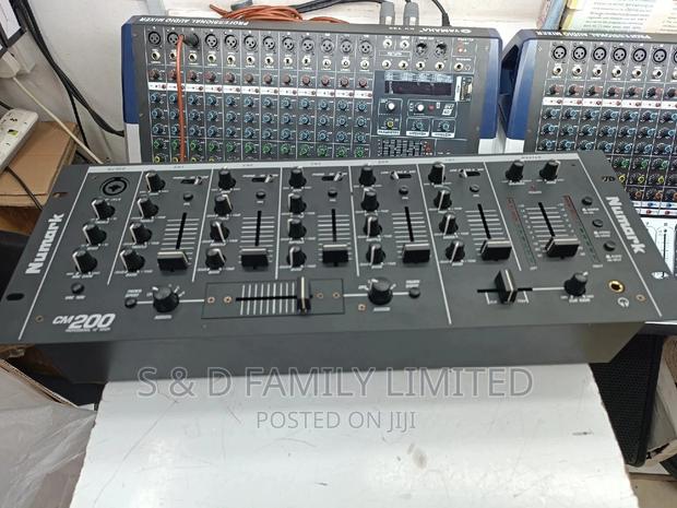 Numark CM200 Dj Mixer
