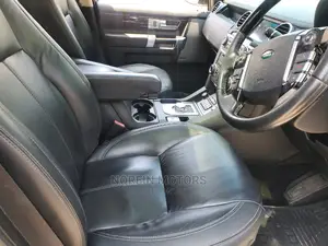 Land Rover Discovery 2015 White