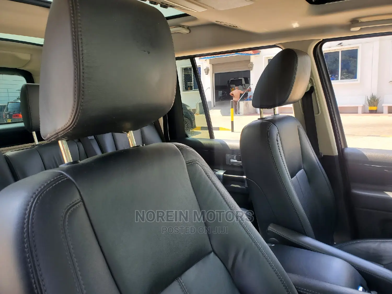 Land Rover Discovery 2015 White