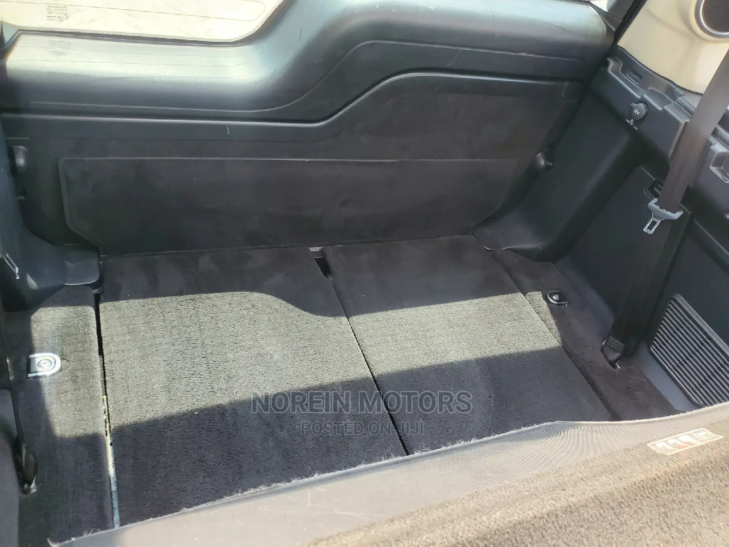 Land Rover Discovery 2015 White
