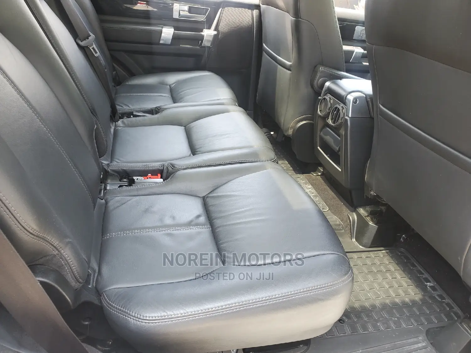Land Rover Discovery 2015 White