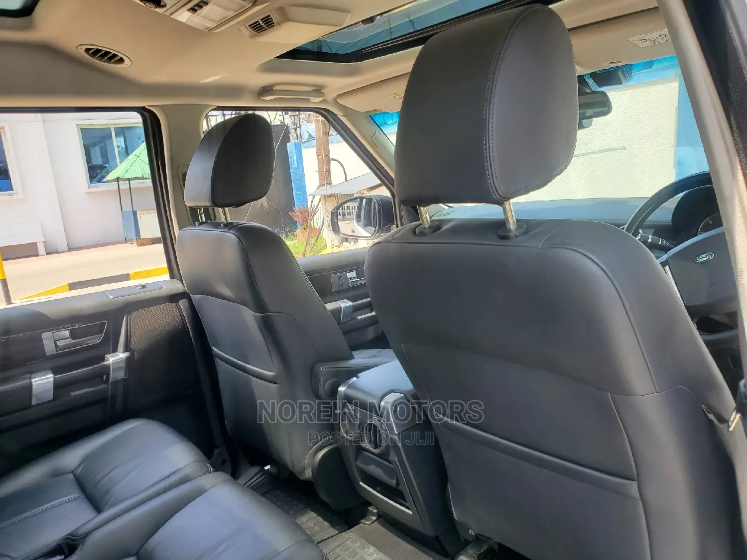 Land Rover Discovery 2015 White
