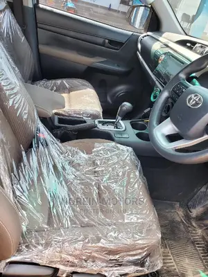 Toyota Hilux 2017 Gray
