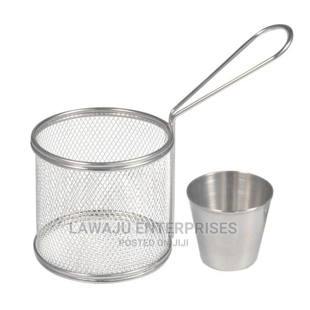 Stainless Steel Round Chips Basket With Sauce Cup - thumbnail 3