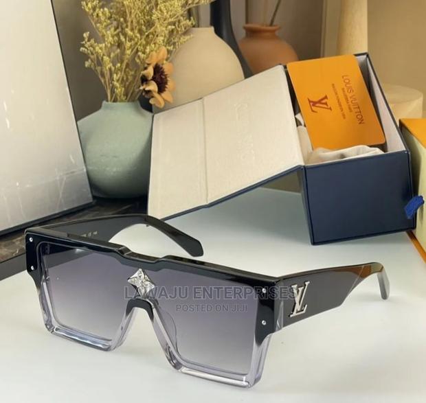 Luxurious Sunglasses - thumbnail 3