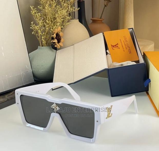 Luxurious Sunglasses - thumbnail 4