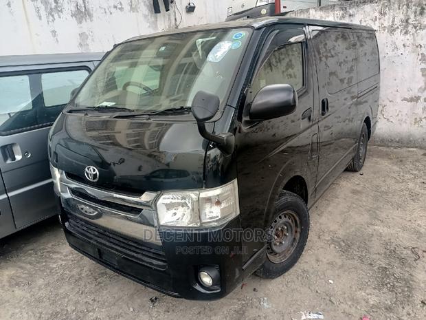 Toyota HiAce 2017 Black - thumbnail 2