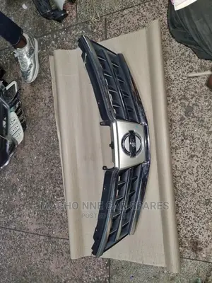 Nissan Tiida 2010 Grill