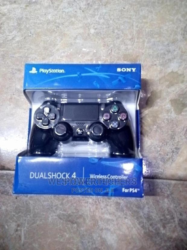 Sony PS4 Wireless Controller - main view