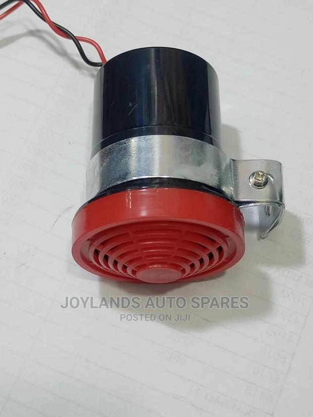 Reverse Horn - main view