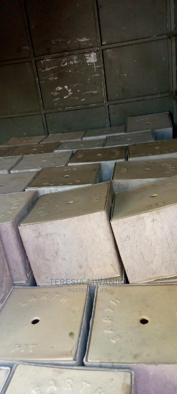 Plastic Earth Pit - main view