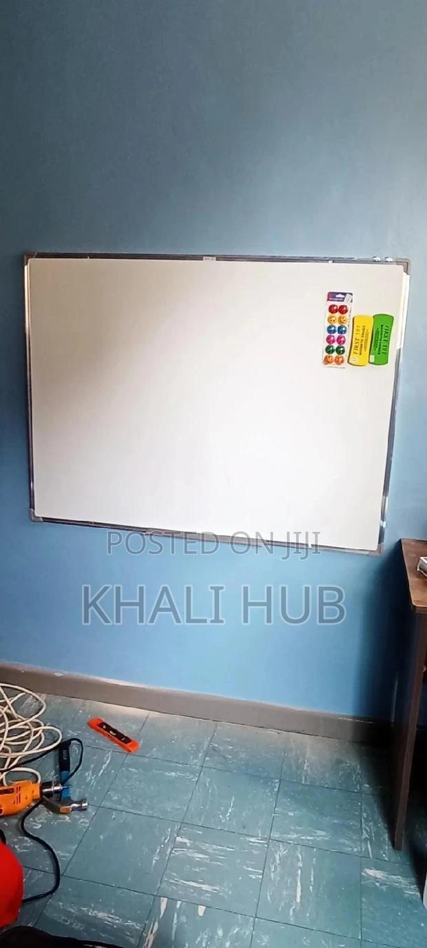 [Whiteboard 4ft×3] - main view