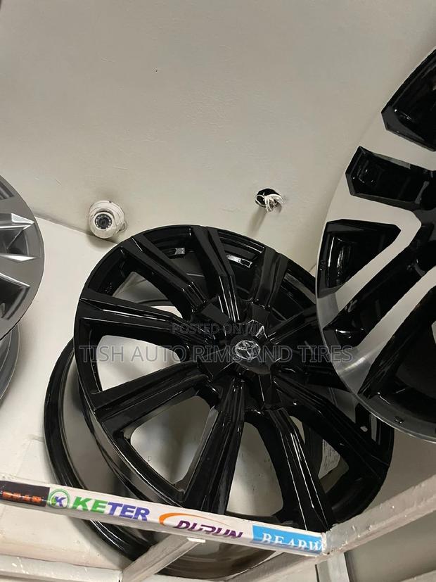 Lancruiser V8, Lexus Lx 570 Rims 20 Inch Set - main view