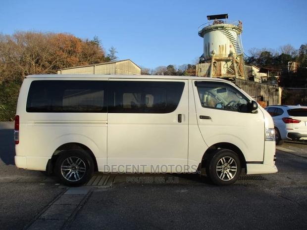 Toyota Grand HiAce 2016 White - thumbnail 2