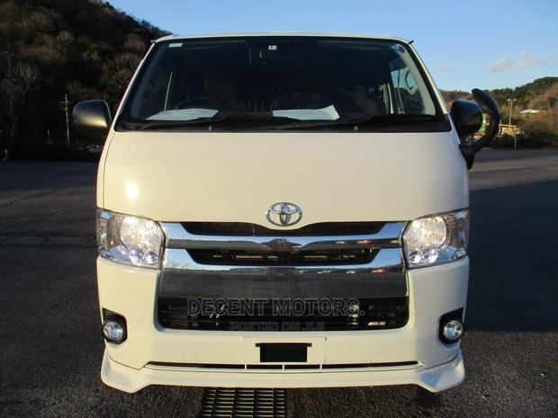 Toyota Grand HiAce 2016 White